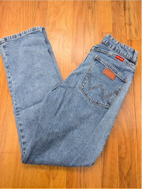 Women's Wrangler Straight Leg Jeans Size 5 Blue